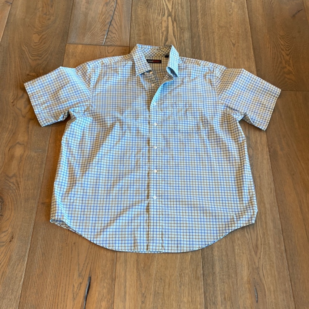 Excellent condition Mens XL Travel Smart shirt